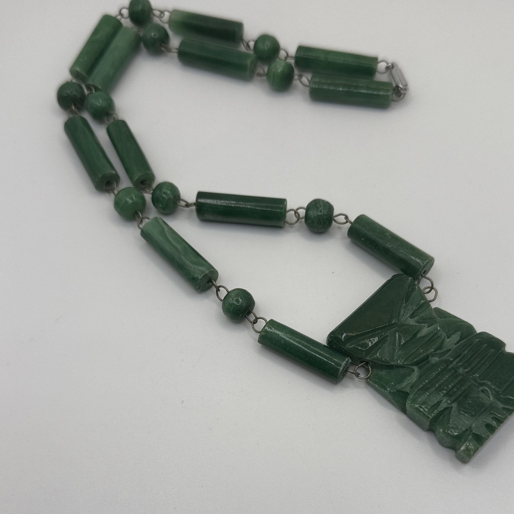 Vintage Mexican Green Jade hand carved Aztec Warrior pendant necklace Mayan 20"